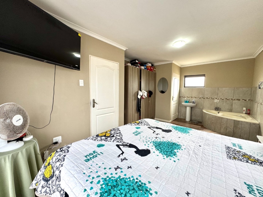 To Let 3 Bedroom Property for Rent in Bluewater Bay Eastern Cape
